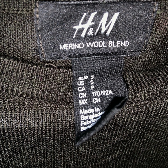 2 for $30 H&M Sweaters - Picture 6 of 6